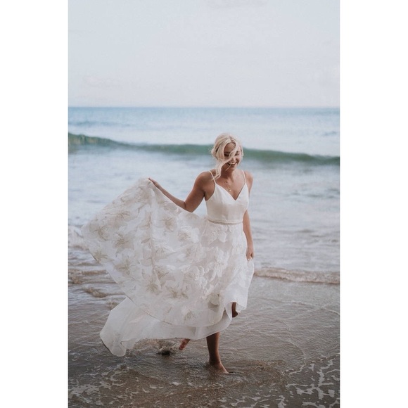 Bronx and Banco Alexia High-low Beaded Reception Gown in Ivory & Gold Medium - Picture 5 of 17